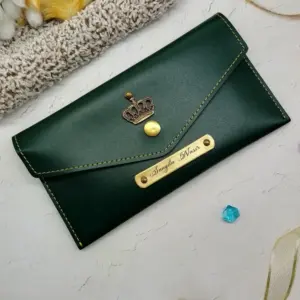 Stylish ladies minimal wallet in green colour with compact design
